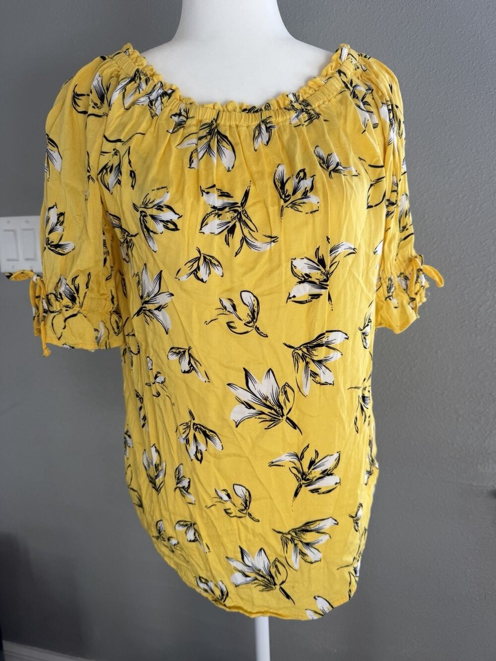 Tribal Yellow Floral Off Shoulder 3/4 Sleeve Tie Accent Blouse Petite Small